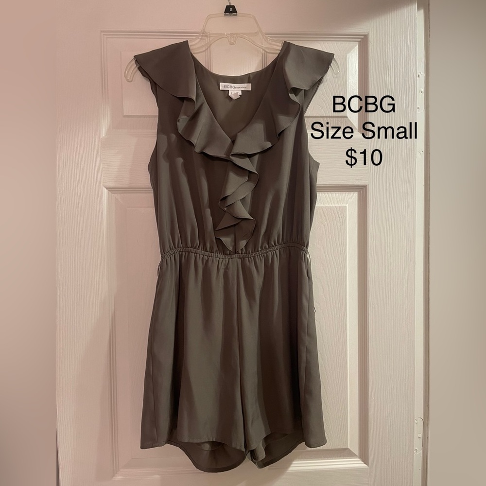 BCBG grey romper $10 Size Small